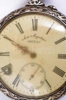 Nagy méretű 8 napos Doxa zsebóra, gazdagon díszített, lovagló jelenetes fém tokkal. Javított számlap...