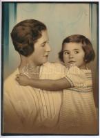 cca 1952 Kézzel színezett műtermi fényképek, 3 db vintage fotó, 23x17 cm és 6x9 cm között