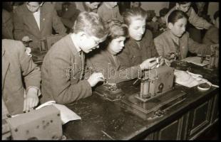 cca 1949 Vasutas iskola gyerekeknek (felkészítés az úttörővasút irányítására), Kotnyek Antal (1921-1...