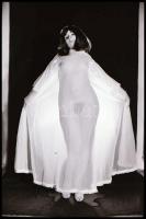 A női test szépsége, különböző időpontokban, eltérő helyszíneken és több fotómodell közreműködésével...