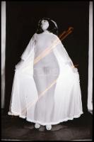 A női test szépsége, különböző időpontokban, eltérő helyszíneken és több fotómodell közreműködésével...