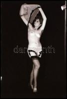 Aktfotózások, különböző időpontokban, eltérő helyszíneken és több fotómodell közreműködésével készül...