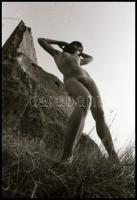 cca 1979 Öröm fotózás, Több modell közreműködésével készült, szolidan erotikus felvételek, 13 db vin...