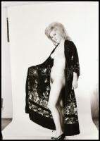 cca 1975 Szolidan erotikus felvételek, 7 db vintage NEGATÍV, 24x36 mm