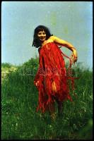 cca 1980 előtt, különböző időpontokban, eltérő helyszíneken és több modell közreműködésével készült,...