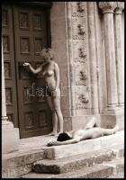 cca 1980 előtt, különböző időpontokban, eltérő helyszíneken és több modell közreműködésével készült,...