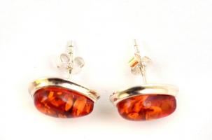 Ezüst(Ag) figaro nyaklánc, borostyán díszítéssel, hozzáillő fülbevalópárral, jelzett, h: 53 cm, brut...