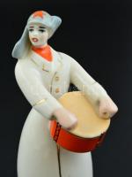 Orosz porcelán dobos, kézzel festett, jelzett, kis kopásnyomokkal, m: 13 cm