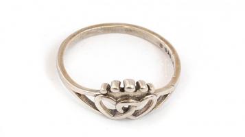 Ezüst(Ag) szívecskés gyűrű, Pandora jelzéssel, méret: 53, nettó: 1,5 g