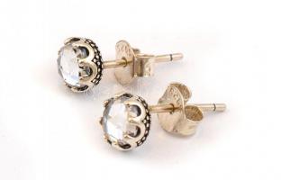 Ezüst(Ag) köves fülbevalópár, Pandora jelzéssel, d: 0,5 c, bruttó: 1,2 g