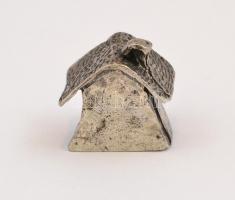 Ezüst(Ag) miniatűr házikó, jelzés nélkül, 2,5×2,5 cm, nettó: 13,3 g