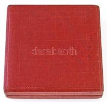 1949-1956. "Mezőgazdaság Kiváló Dolgozója" zománcozott Br kitüntetés Rákosi-címerrel, ered...