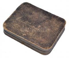 cca 1945 Lengyelország címere. Aranyozott ezüst keret, gilosált díszítéssel, tűzzománc címerképpel. ...