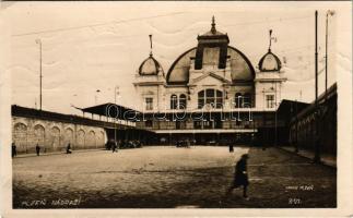 Plzen, Pilsen; Nádrazí / railway station, horse-drawn carriages (EK)