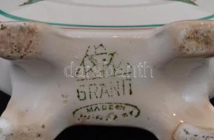 Gránit erdélyi népviseletes párt ábrázoló kulacs. Kézzel festett, jelzett, kopásokkal. m: 12 cm