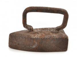 MT jelzéssel: öntöttvas vasaló 10x8 cm