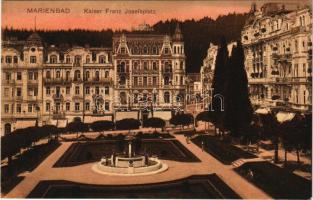 Mariánské Lázne, Marienbad; Kaiser Franz Josefsplatz / square, shops, bank, hotel, fountain