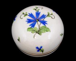 Herendi virág mintás bonbonniere. Kézzel festett, jelzett, karcolással. d: 11 cm