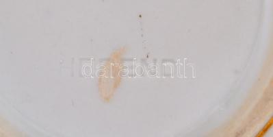 Herendi virág mintás bonbonniere. Kézzel festett, jelzett, karcolással. d: 11 cm