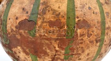 XIX. sz. vége: Szilke. Mázas cserép, Kézzel festett, kopásokkal, csorbákkal m: 21 cm, d:14,5 cm