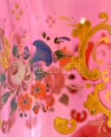 Rózsaszín üveg pohár, Formába fújt, kézzel festett,  kopásokkal, 10 cm