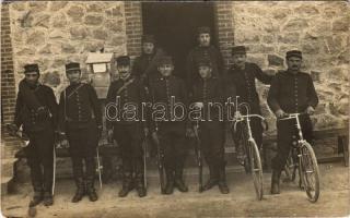 ~WWI French military, soldiers with bicycles. photo (EK)