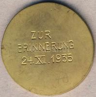 Ausztria 1935. "Wiener Sport Club" aranyozott Br emlékérem T:2