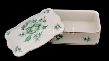 Herendi virág mintás bonbonnier. Kézzel festett, jelzett, hibátlan. 13x10x6 cm