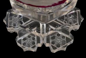 XIX. sz. vége: Vadász motívumos üveg pohár. Többrétegű, kézzel festett, kis lepattanásokkal 13 cm / ...