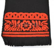 Népművészeti fekete-piros nemes válltáska, jó állapotban, 22×25 cm