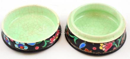 Longwy virágmintás porcelán bonbonier, kézzel festett, kopásnyomokkal, jelzett, d: 9 cm, m: 4,5 cm