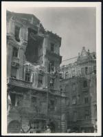 1956 Budapest, József körút, forradalomban rommá vált épület, fotó, 12×9 cm
