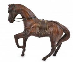 Fa ló figura, bőr bevonattal, hibás, 29×27 cm