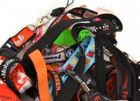 Kb. 20 db nyakba akasztós kulcstartó