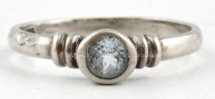 Ezüst(Ag) gyűrű, cirkónia díszítéssel, jelzett, méret: 52, bruttó: 1,7 g