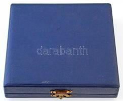 Papp László (1947-) 1988. "Első királyunk Szent István halálának 950. évfordulóján a Szent Jobb...