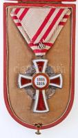 1914. "A Vörös Kereszt II. Osztályú Díszjelvénye hadidíszítménnyel" Ag, zománcozott kitünt...