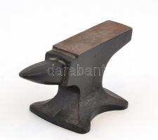 Régi kis fém üllő, 13x6x6 cm