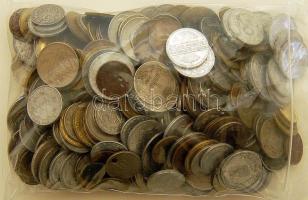 1kg vegyes fémpénz, egész világ, régi és új, benne Weimari Köztársaság