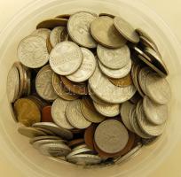 1kg vegyes fémpénz, egész világ, régi és új, benne Weimari Köztársaság