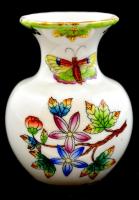 Herendi Viktória mintás porcelán váza, kézzel festett, jelzett, kopásnyomokkal, m: 6,5 cm