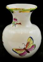 Herendi Viktória mintás porcelán váza, kézzel festett, jelzett, kopásnyomokkal, m: 6,5 cm