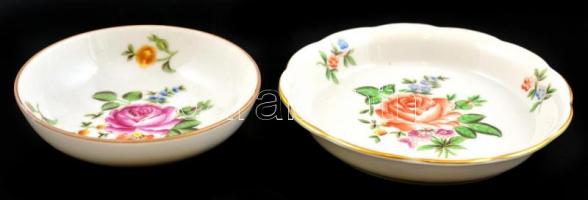 Herendi rózsamintás porcelán tálka, kézzel festett, jelzett, kis kopásnyomokkal, d: 8 és 10 cm
