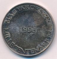 Lapis András (1942-) 1996. "Feszty Árpád / Magyarország Millecentenárium" ezüstözött fém e...