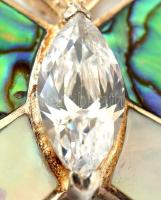 Ezüst(Ag) Pillangó medál gyöngyház és köves díszítéssel, jelzett, 2,,5×3 cm, bruttó: 8,1 g