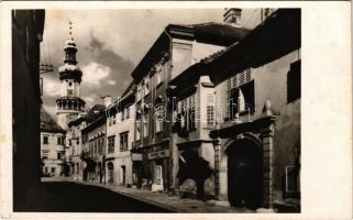 Sopron, Kolostor utca, Neufeld Imre sütödéje, üzlet. Foto Diebold (fl)