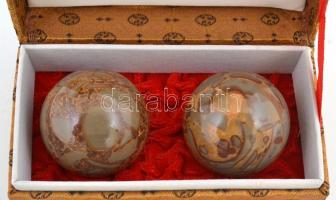 "Shilou Stone" márvány gyógygolyó, 2 db, eredeti dobozában, angol nyelvű leírással, d: 4,5...