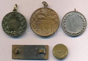 4db-os sportérem és sportplakett tétel + "Caesar" feliratú tű nélküli jelvény T:2-