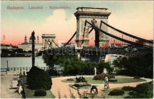 Budapest, Lánchíd, kerti munkások a parkban. Taussig Arth. 3027.