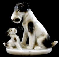 Foxterrier (foxi, terrier) kutya kölykével, festett porcelán, jelzett, kisebb mázhibákkal, m: 9,5 cm